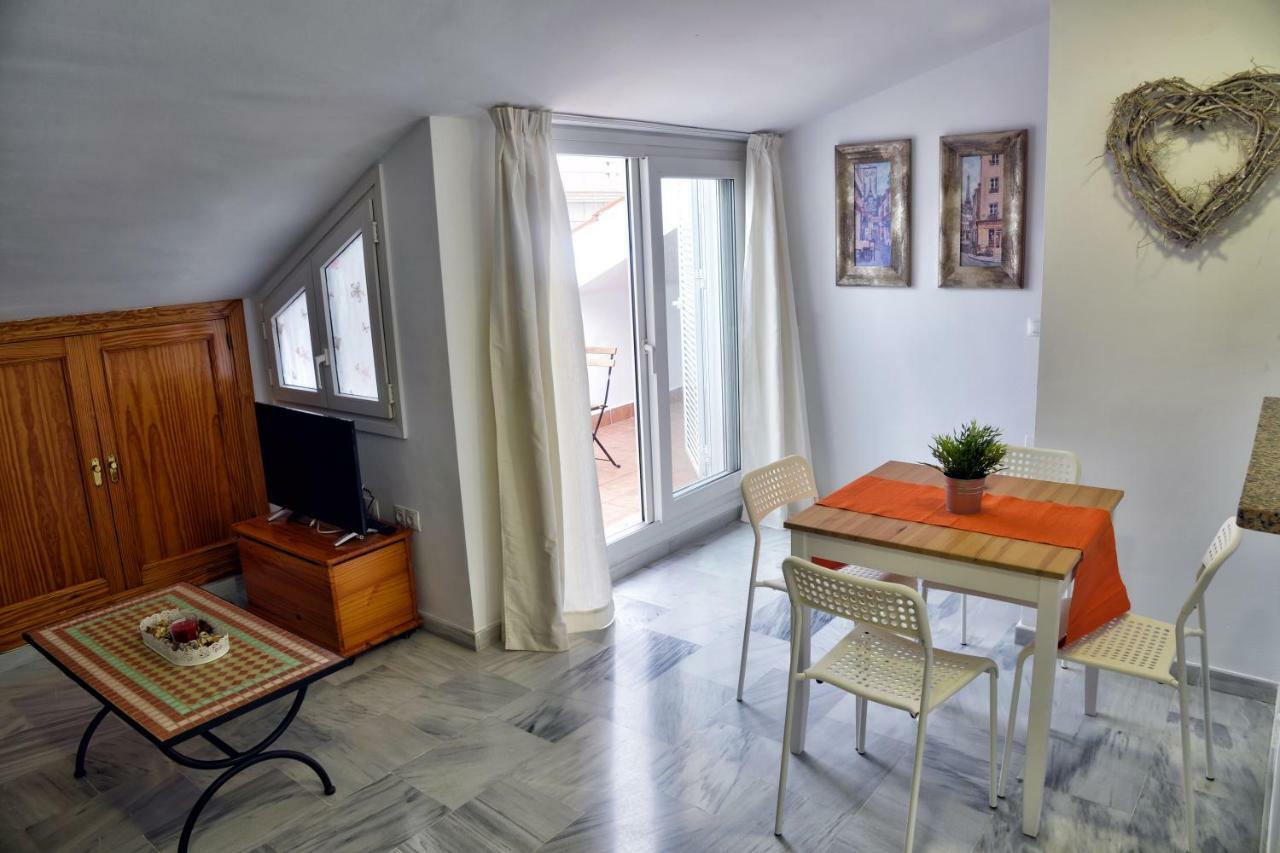 Apartamentos Maribel Málaga Kültér fotó